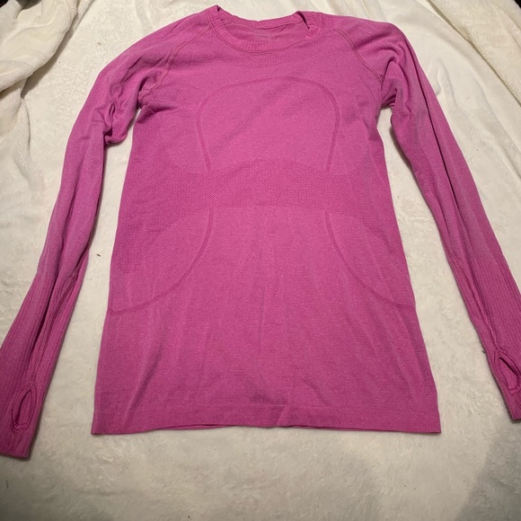 lululemon athletica Tops - Lululemon Swiftly Tech Long Sleeve Size 8 Pink lululemon athletica Tops - Lululemon Swiftly Tech Long Sleeve Size 8 Pink